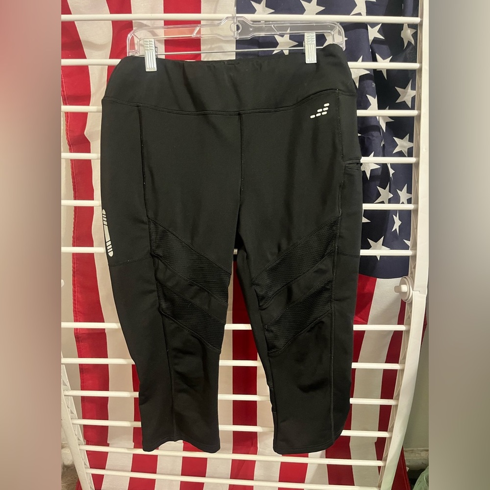 BCG active wear Capri leggings Large